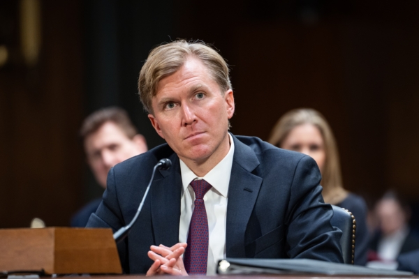 美副防長訪韓 稱讚韓國提升軍費的承諾