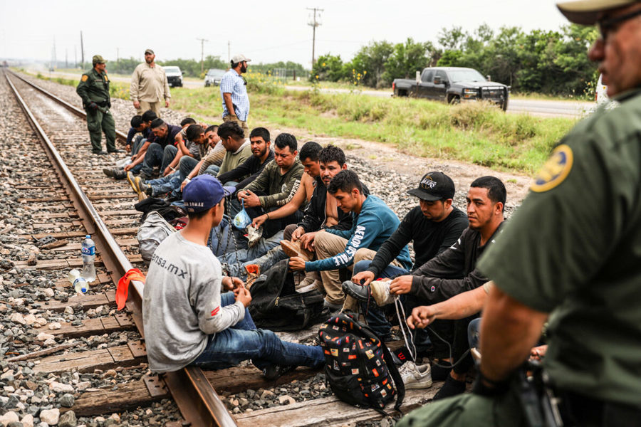 美最高法院下令恢復「留在墨西哥」移民政策