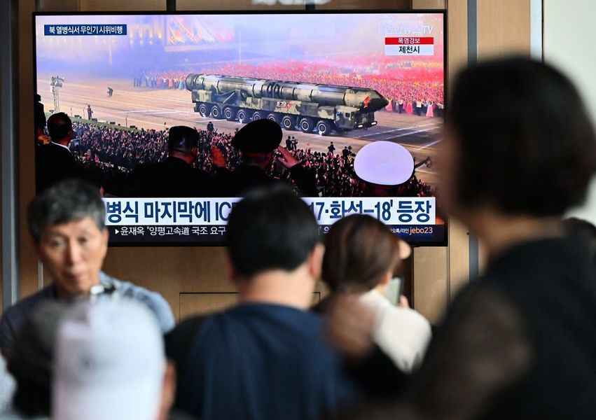 金正恩炫耀導彈和無人機 