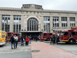 紐瓦克火車站發生火災 巴士火車服務延誤