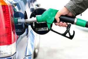 美國油價跌破每加侖4美元 五個月以來首次