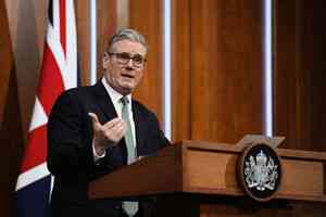 英相訪華團全員帶一次性電子設備 以防竊聽