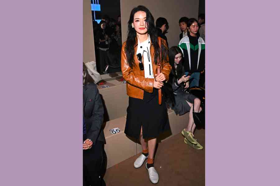 舒淇以短髮造型亮相時裝周 自曝睡眠不足頻出錯