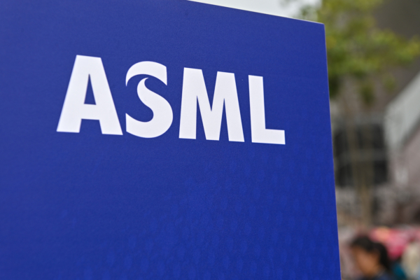 ASML最新先進EUV光刻機亮相 僅出貨五台