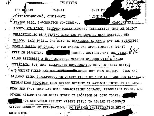 提到羅斯威爾飛碟墜毀事件的FBI文件擷圖。（FBI）