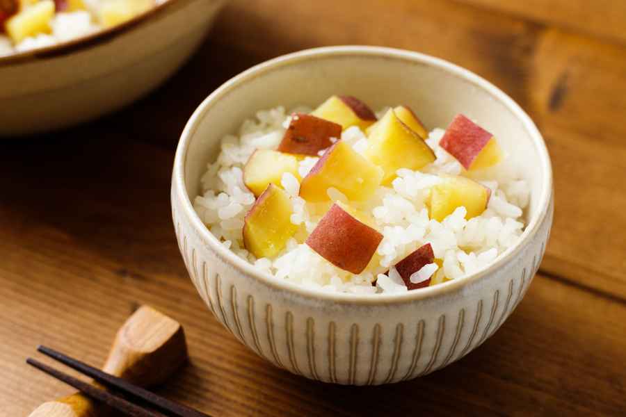 美食DIY｜電鍋料理：香甜又營養的「蕃薯飯」