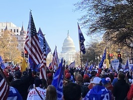 組圖：美國50萬人挺特朗普大遊行 標語集錦