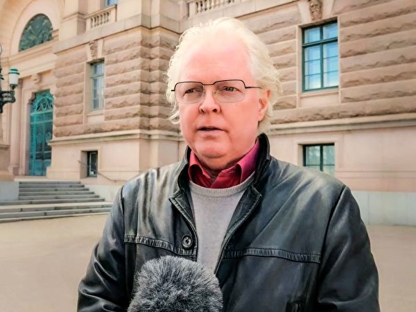 瑞典國會議員漢斯羅森貝耶（Hans Rothenberg）譴責中共迫害善良無辜的法輪功學員、以及活摘器官的反人類罪行。（明慧網）