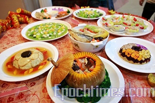 中國年輕人拼桌吃年夜飯 圖省錢免孤寂