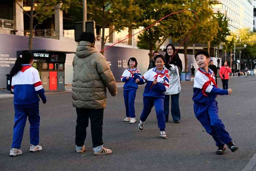 中共增設中小學春秋假 以擴大消費 引批評