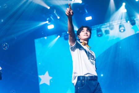 南韓男團INFINITE於2025年2月22日在馬來西亞吉隆坡舉行《INFINITE 15周年限量版世界巡演——吉隆坡站 2025》演唱會。圖為INFINITE成員金明洙。(Star Planet星藝娛樂提供)