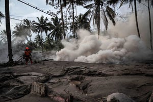 印尼火山爆發 至少14死56傷