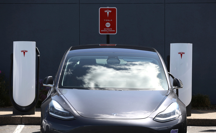 加州車管局調查Tesla「全自動駕駛」功能