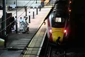 英國火車持刀傷人案致十一人傷 警方排除恐襲