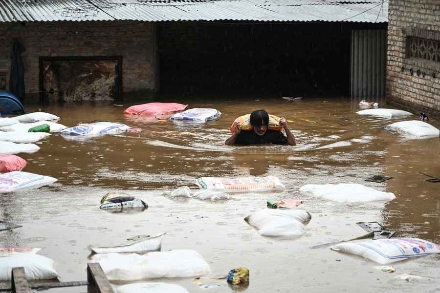 尼泊爾遭暴雨襲擊 釀151人死 當局關閉學校