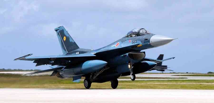 日本航空自衛隊F-2戰機首次經停泰國