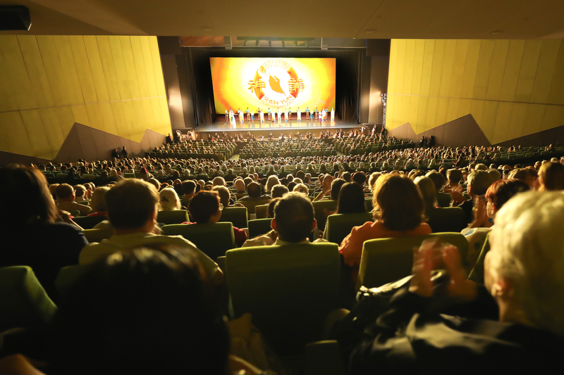 神韻墨爾本再滿場 澳洲勳章得主盛讚