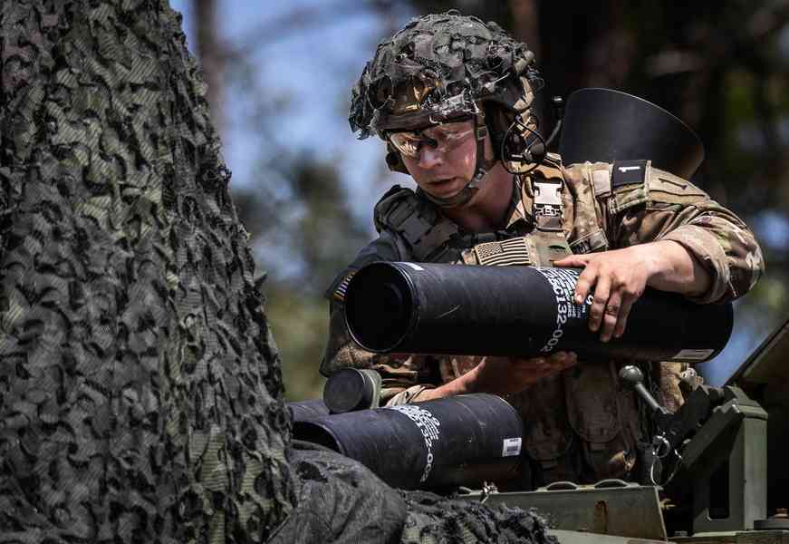 王赫：特朗普政府重振「民主兵工廠」