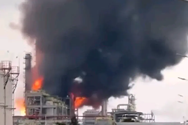 山東一化工廠爆炸 巨大火球騰空而起