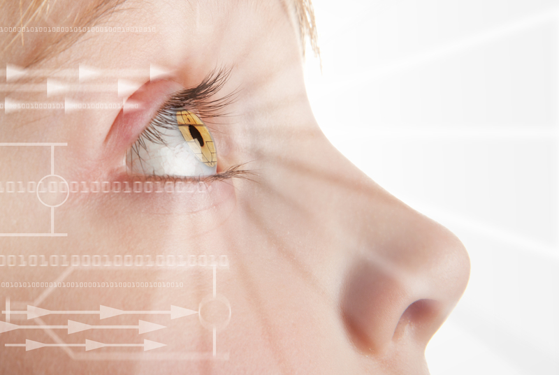 科學家開發智能隱形眼鏡超薄電池 淚水可充電