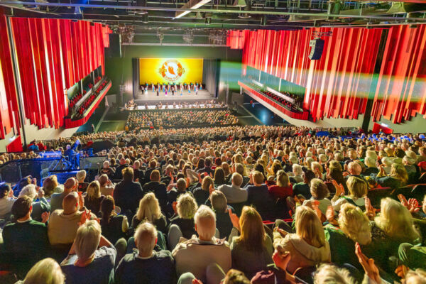 神韻斯旺西四場全爆滿 英國演出完美落幕