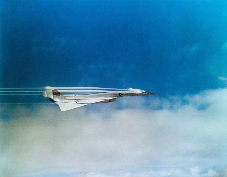 比和諧式客機還快 美XB-70轟炸機的前世今生