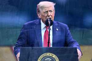 特朗普警告伊朗:若敢襲美資產 將面臨空前回擊