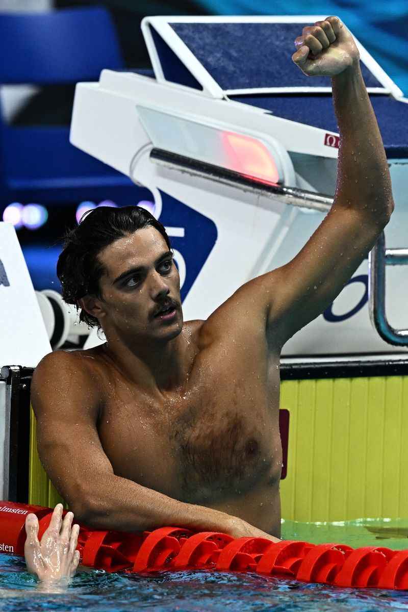 在本屆世界游泳錦標賽上，21歲意大利新星切孔（Thomas Ceccon）一戰成名，在男子100米仰泳決賽中，以51秒60的成績奪得冠軍，並打破了世界紀錄。（Attila Kisbenedek/AFP via Getty Images）