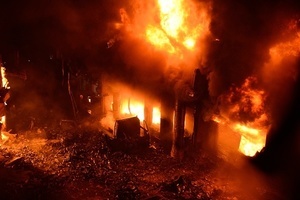 孟加拉首都公寓大火 至少70人葬身火海