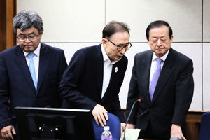 南韓前總統李明博終審獲刑17年 須入獄服刑