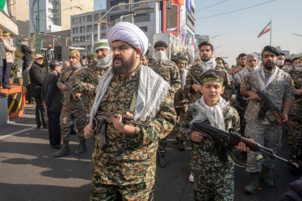 伊朗招募安全及支援人員 報名年齡低至十二歲