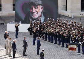 老牌巨星貝爾蒙多逝世 法國以國葬禮儀悼念