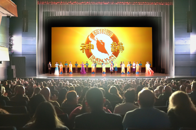 神韻展現神性與善良 美國小石城觀眾心生共鳴