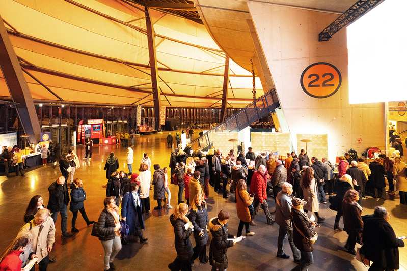 神韻法國東部首場爆滿 精英讚展現真正中國