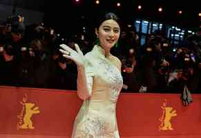 被導演家長輩誤認成白冰冰 范冰冰驚訝回一字