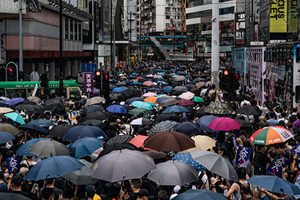 中共強推港版國安法 大陸富豪資產撤出香港