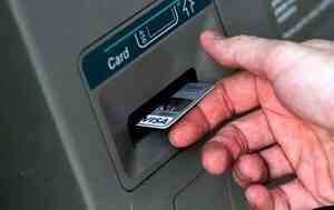 特朗普籲信用卡利率減至10% 以緩解美國家庭經濟壓力