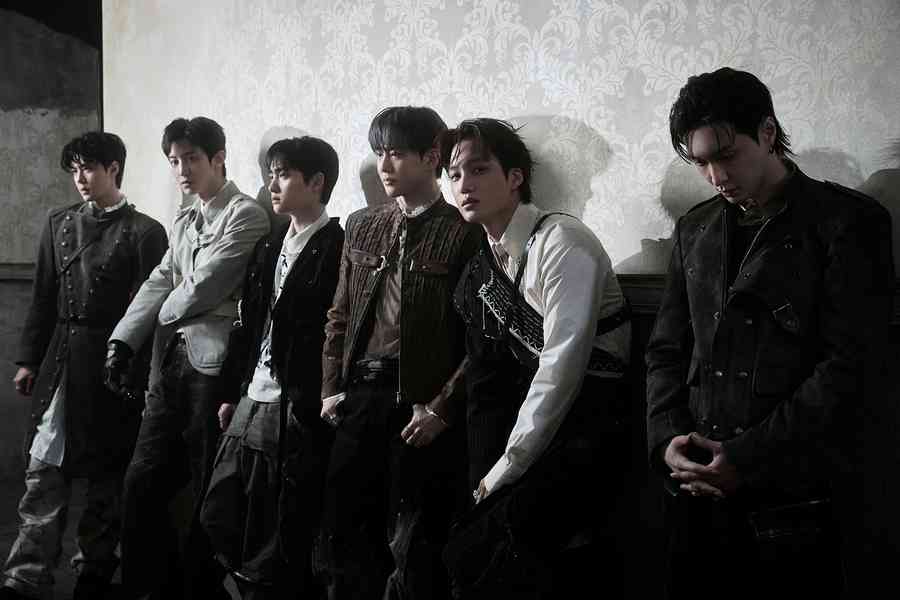 EXO發行正規8輯《REVERXE》主打曲《Crown》