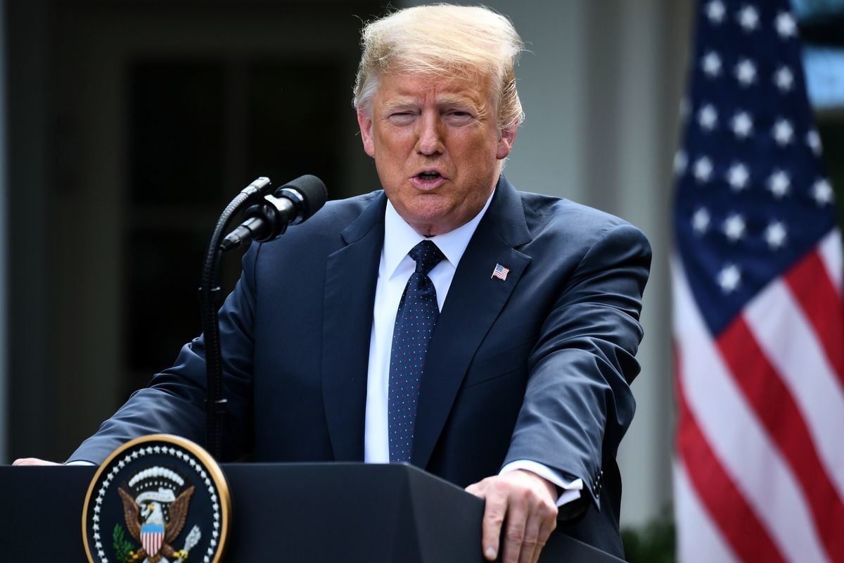 特朗普總統2020年6月24日在白宮玫瑰園的記者會上發表講話。（SAUL LOEB/AFP via Getty Images）