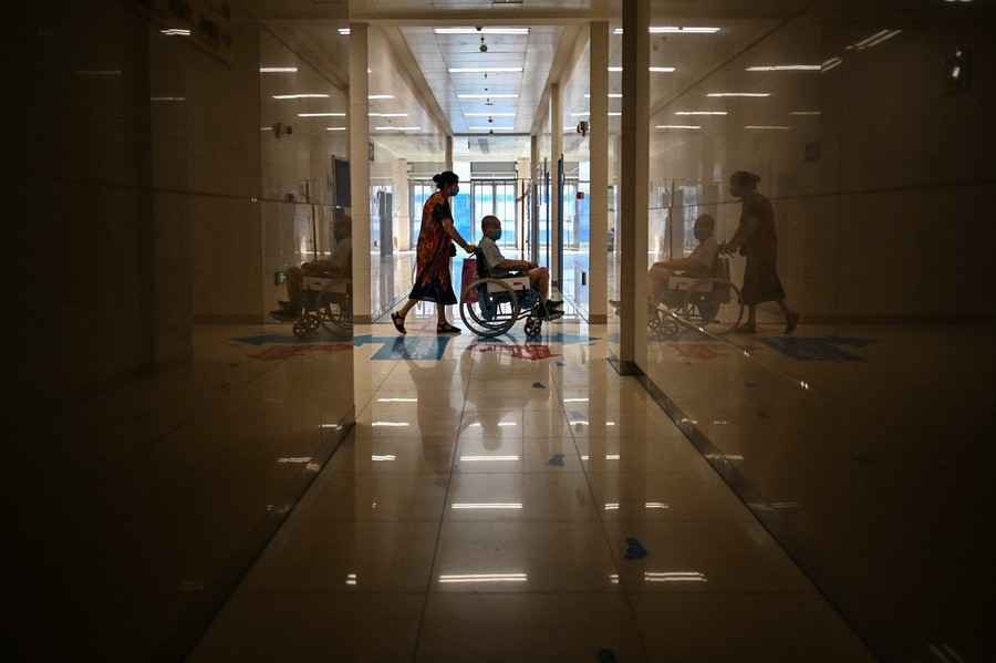 醫院人滿為患 武漢協和醫院逾五千重危症患者
