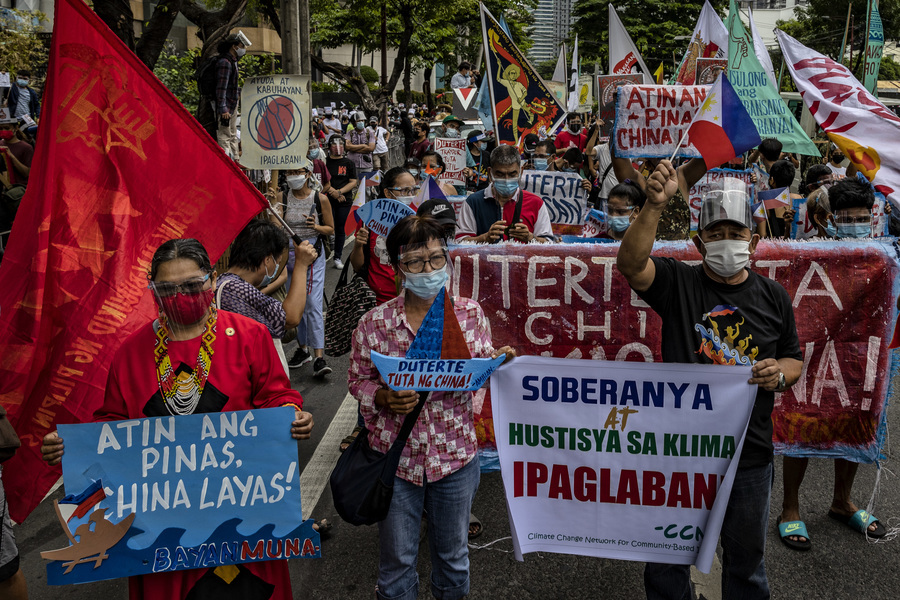 菲律賓民眾抗議中共侵犯西菲海域