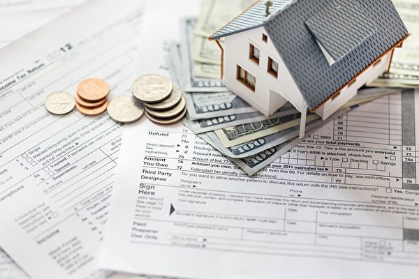 制訂預算表有助於改善財務狀況，在預算內生活，定期檢視預算。（Shutterstock）