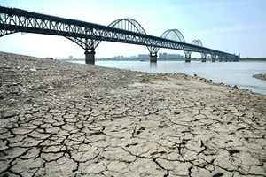 江西逾95%縣市特重乾旱 湖南農民日夜抗旱