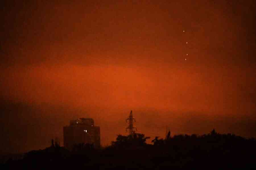 俄軍夜襲基輔 至少23人傷 鐵路與建築受損