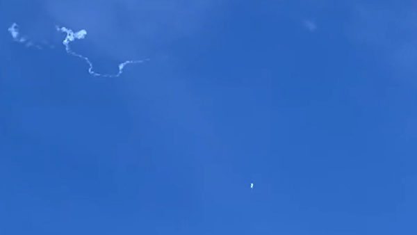  2023年2月4日，一架美國戰鬥機在南卡羅來納州默特爾比奇擊落了中共監視氣球，五角大樓稱這是北京對美國主權「不可接受的侵犯」。（Haley Walsh/AFP）