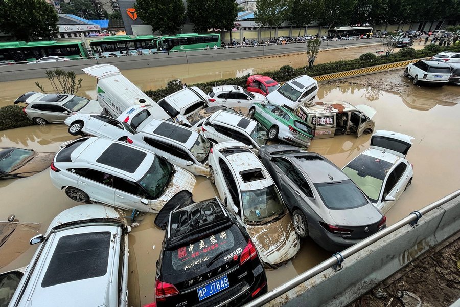 水災過後 鄭州大量泡水車被曝正流入市場