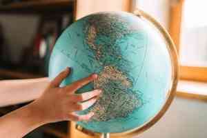 【名家專欄】從地球儀看格陵蘭島的獨特性