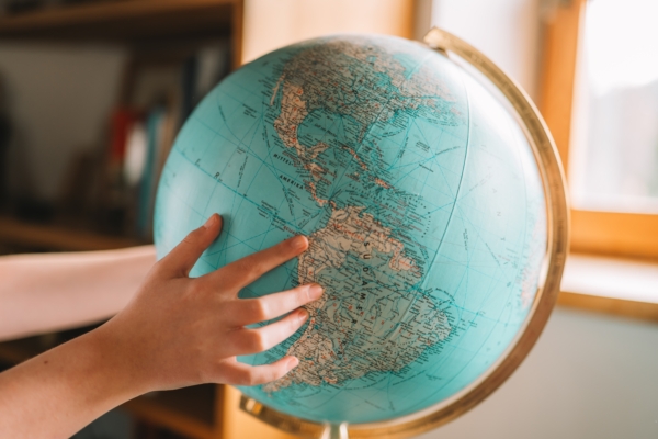 【名家專欄】從地球儀看格陵蘭島的獨特性