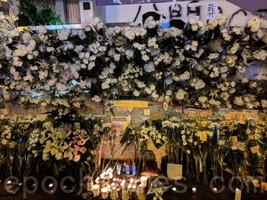 20男女毀港鐵太子站外花壇 辱罵襲擊記者