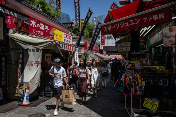 旅客湧入日本 當地信用卡公司考慮向海外卡主收取更高費用